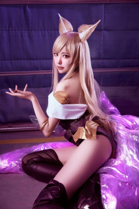 Shika小鹿鹿阿狸COS：展现九尾妖狐的甜美与性感魅力